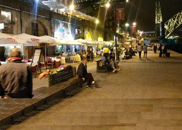 Historic At Unesco Area, In Front Of Wine Caves * 포르투