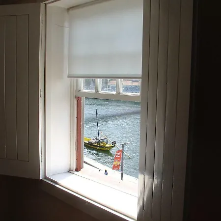 Appartement Historic At Unesco Area, In Front Of Wine Caves Oporto