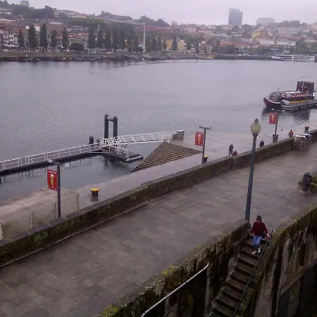 Apartment Historic At Unesco Area, In Front Of Wine Caves Porto